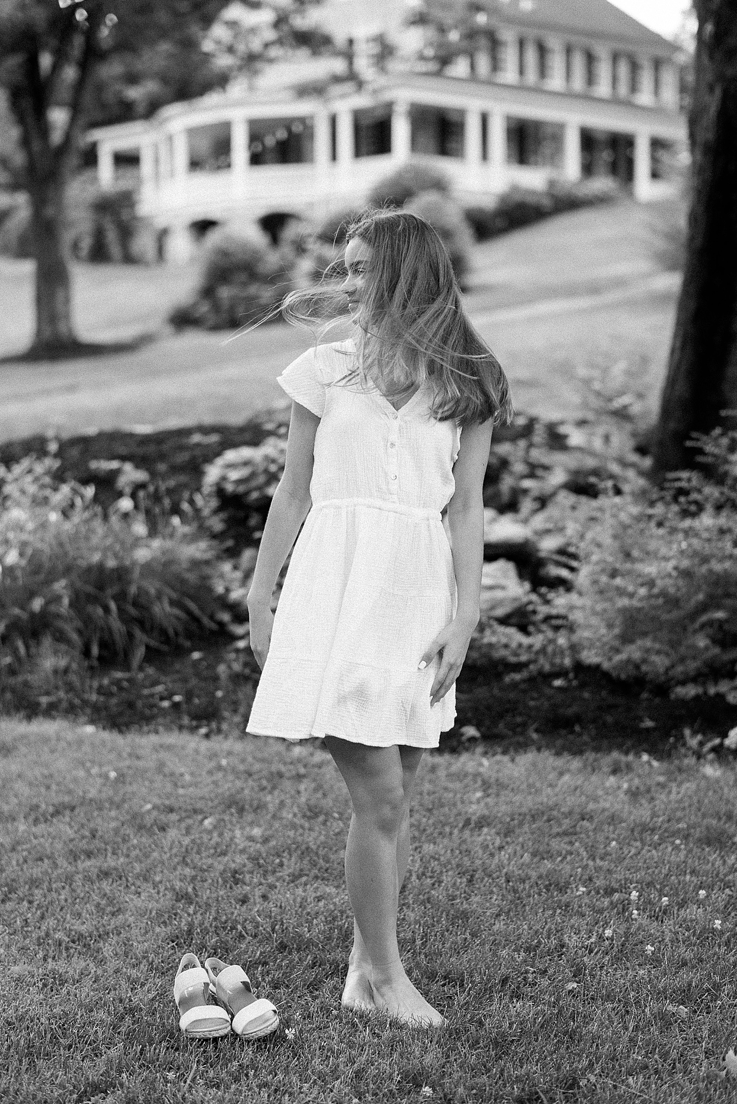 black and white full body portrait of girl at the Allenberry Resort 